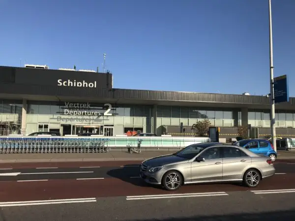 Taxi van Udenhout naar Schiphol – luchthavenvervoer